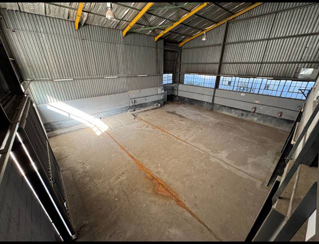 249M² WAREHOUSE TO LET IN MANUFACTA